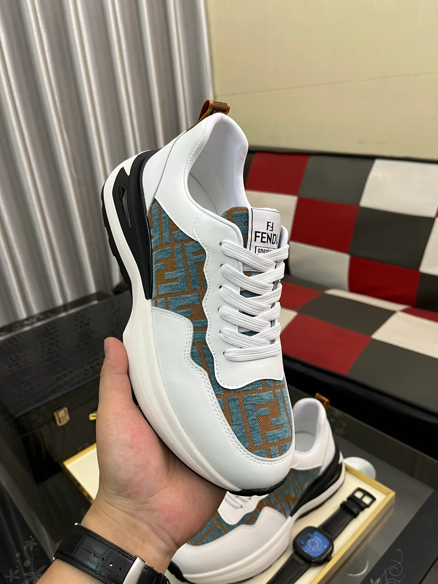 Men's Men's Shoes💰458⌚️⌚️[Fendi] Fendi's latest casual shoes for men! Available at counters simultaneously! A one-to-one replica of the original. All imported official website one-to-one cowhide fabric. The interior is made of top-grade sheepskin, and the original factory-supplied rubber outsole is used. Leading new fashion concepts. Matching code: 38-44. 4️⃣colors available